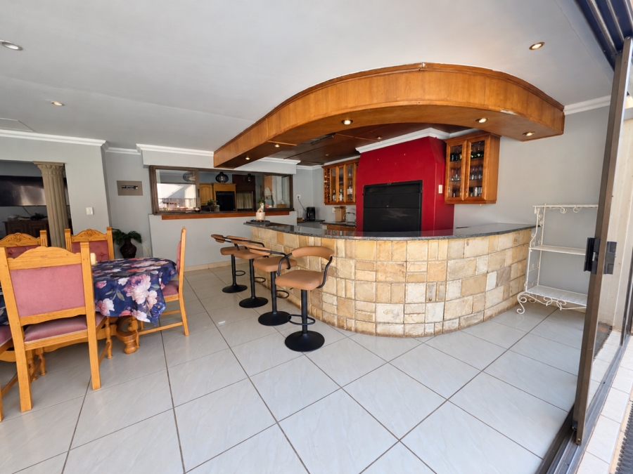 4 Bedroom Property for Sale in Wilkoppies North West